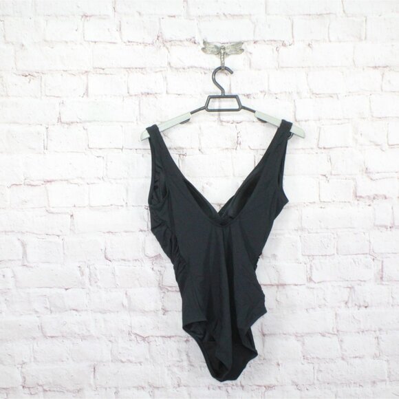 LL Bean Shaping Swimwear Tanksuit Flattering Details Black Size 8 - Picture 6 of 8